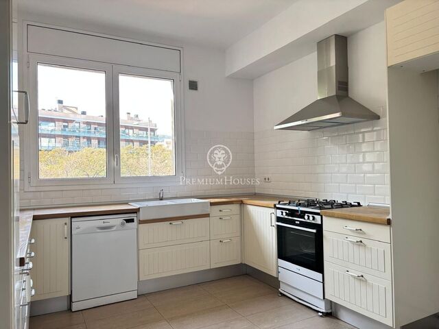 Elegant bright flat for rent in Sarrià