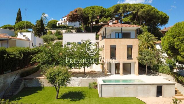 Espectacular casa en venda completament reformada a Arenys de Mar amb vista a la mar