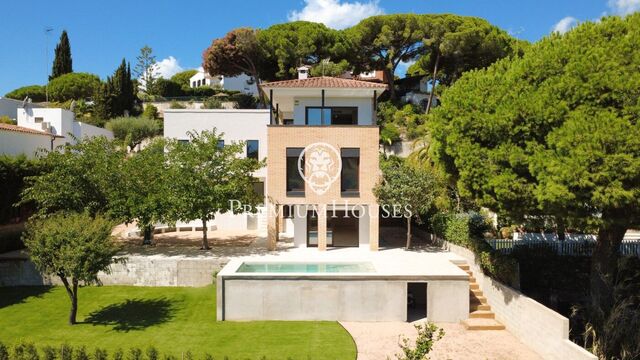 Espectacular casa en venta completamente reformada en Arenys de Mar con vistas al mar