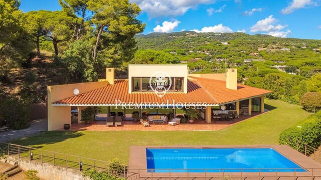 Casa en venta en Sant Andreu de Llavaneres con espectaculares vistas al mar