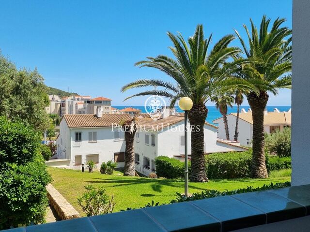 Piso con terraza y vistas en Aiguadolç