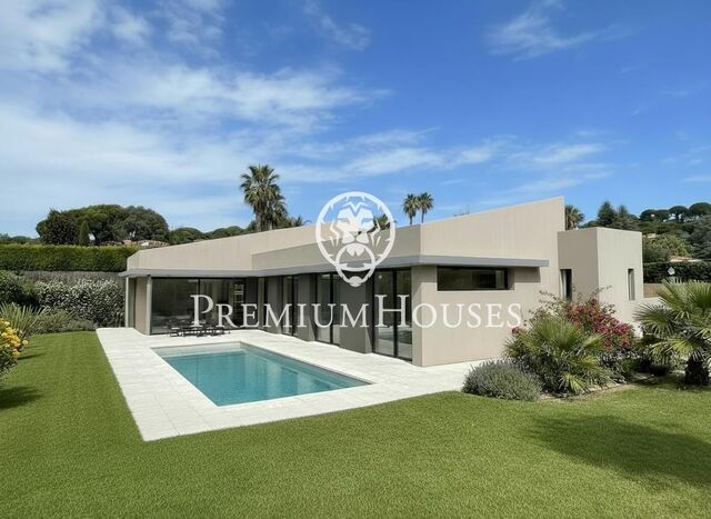 Exclusiva casa en venta de obra nueva de una sola planta en Supermaresme Golf