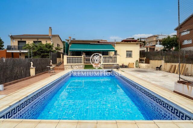 Casa independiente con vistas y piscina en Santa María