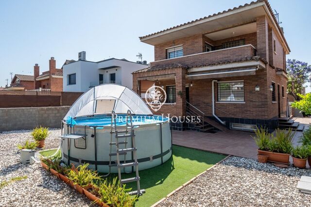 Detached House with Terrace and Garden in Viladecans