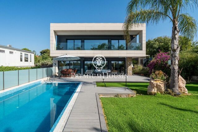 Modern House with Views in L'Aragai