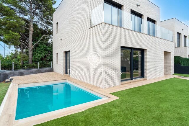 Nouvelle construction avec piscine à Vilafortuny