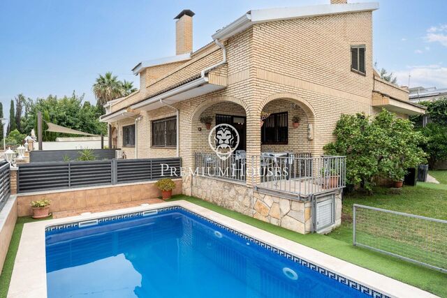 House with swimming pool in Vilafortuny