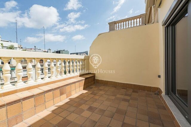 Impecable ático reformado con terraza en Les Corts