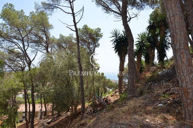 Terreno en venta en Premià de Dalt con vistas al mar
