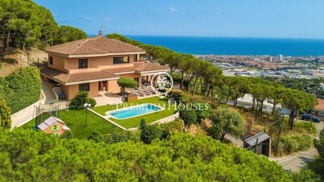 House for sale with spectacular views in Cabrils