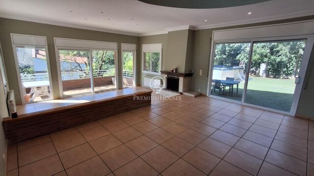 Magnífica casa independiente en venta en Cervelló