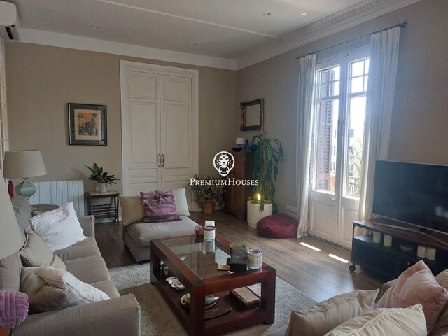 Bright, charming flat on Diagonal