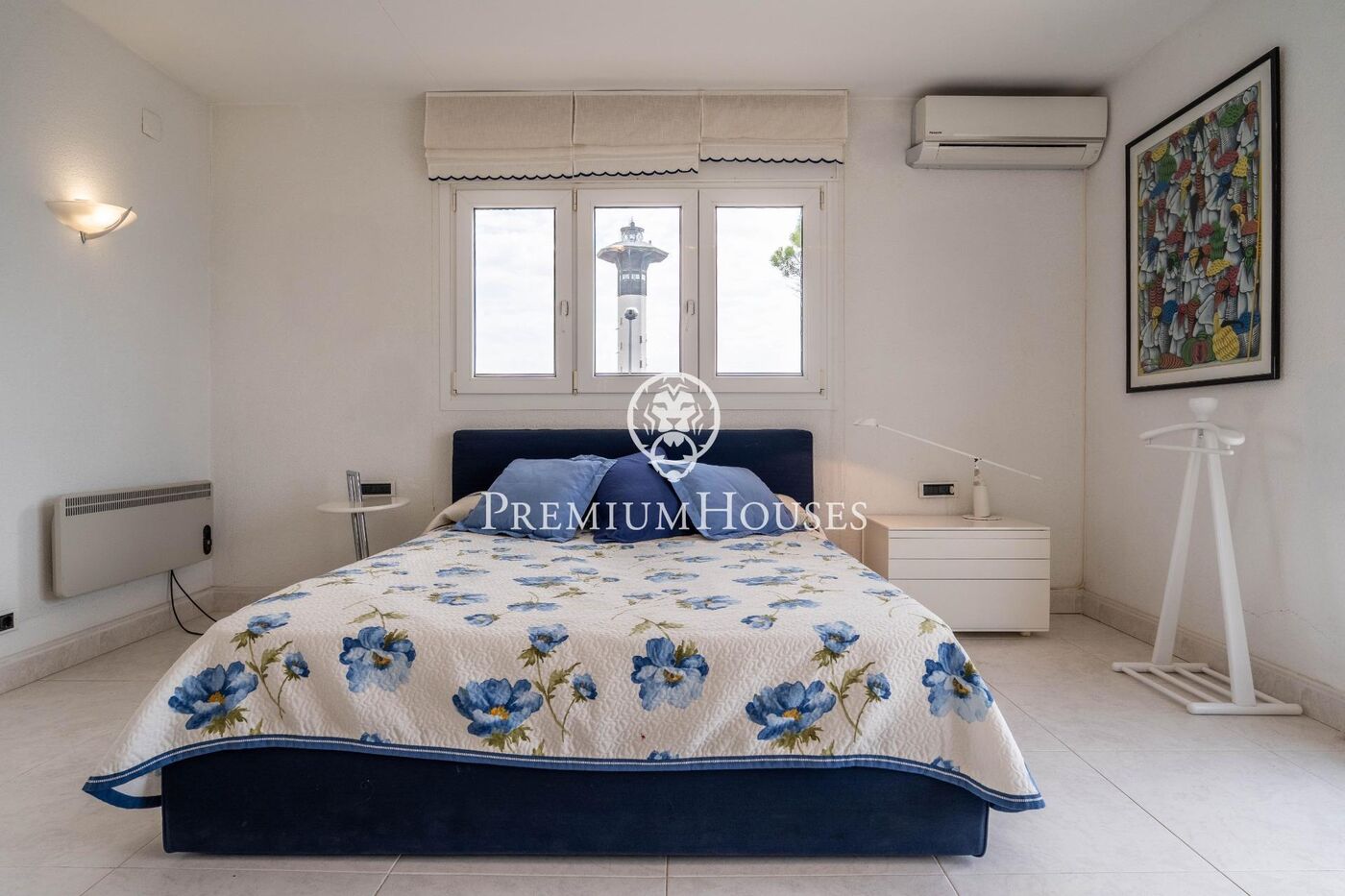 Casa con piscina en primera línea de mar en els Munts