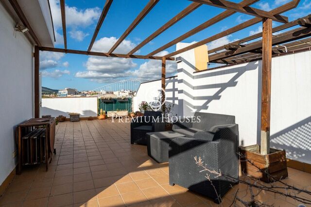 Dúplex con terraza y vistas despejadas en Casernes