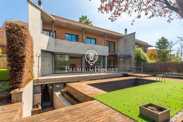 Semi-detached house in Alella for sale with private swimming pool