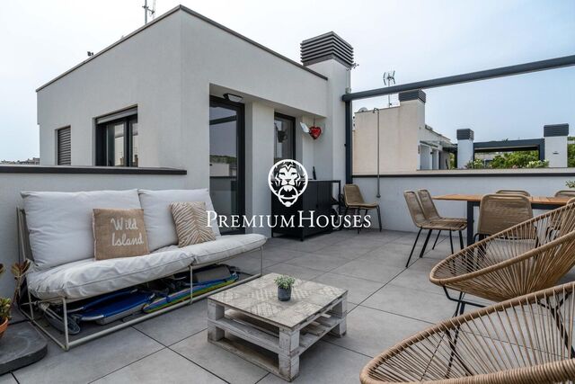 Penthouse en duplex avec terrasse et vue dégagée à Can Pei