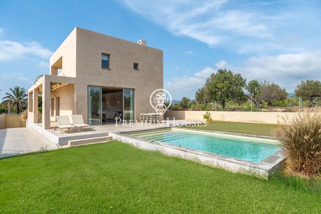 Casa de diseño con piscina y jardín en Cap Roig