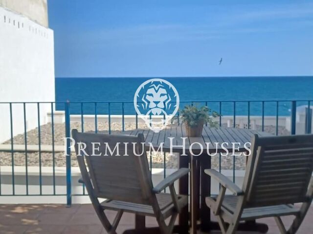 Rustic village house for short-term rental with sea views in Sant Pol de Mar