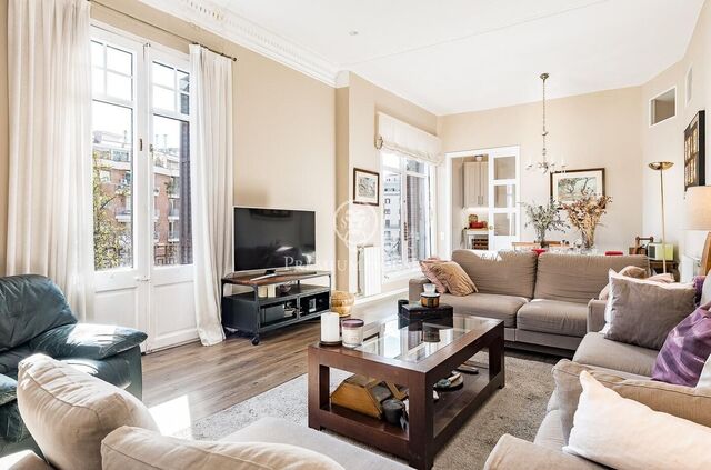 Un hogar lleno de luz y alma en la Diagonal