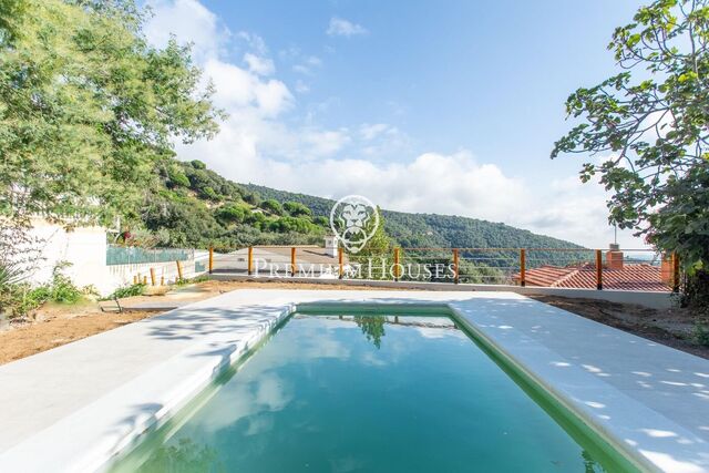 Renovated house with sea and mountain views, within the Montnegre Natural Park