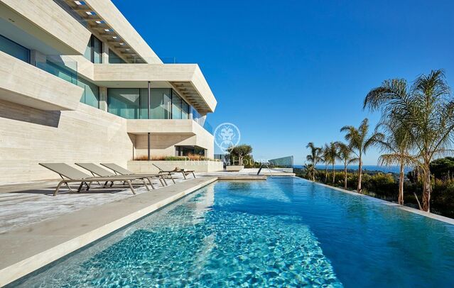 Maison en pierre naturelle et vues vertigineuses à vendre à Lloret de Mar