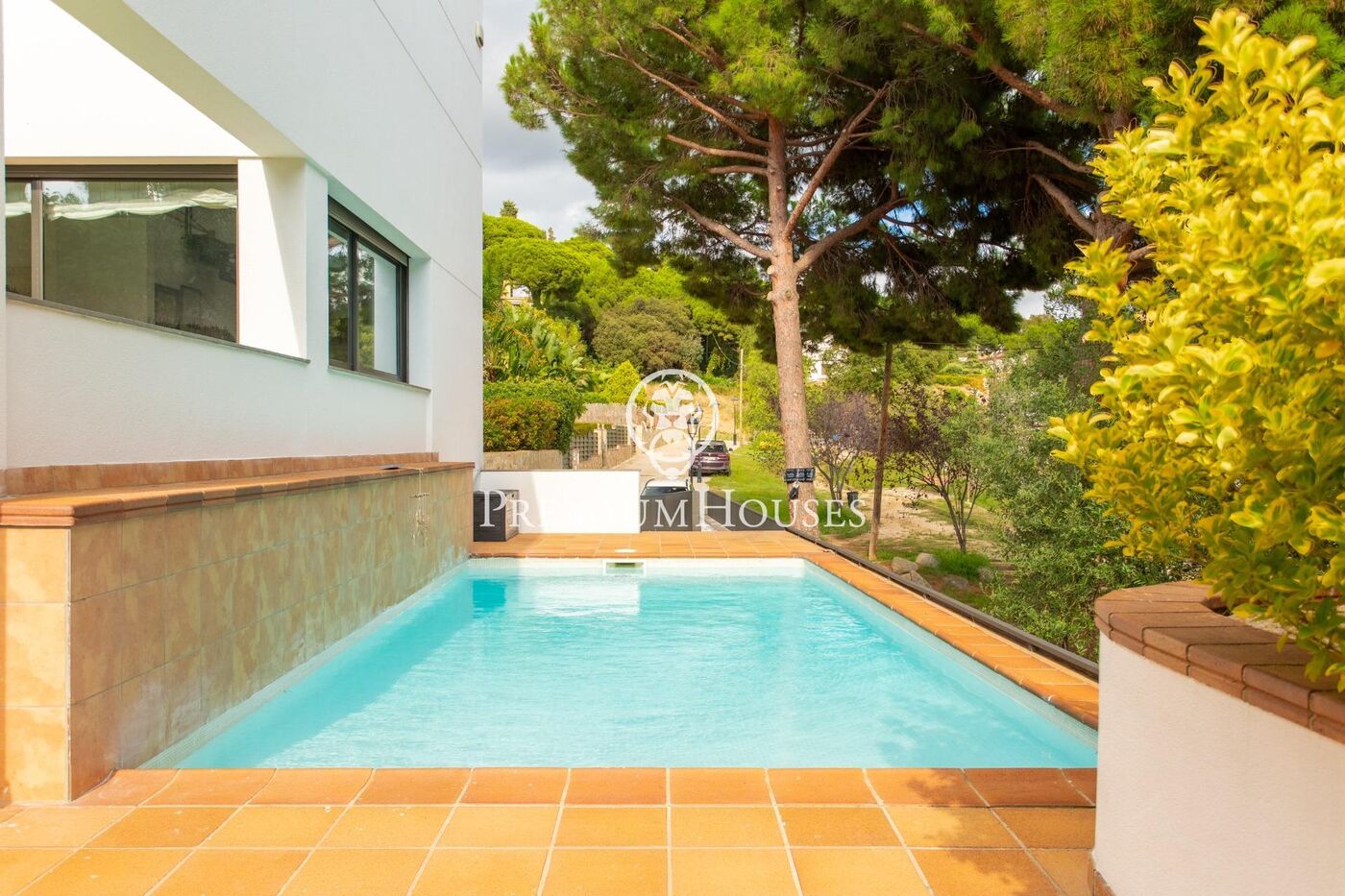 Casa de diseño minimalista con vistas al mar  en Sant Vicenç de Montalt
