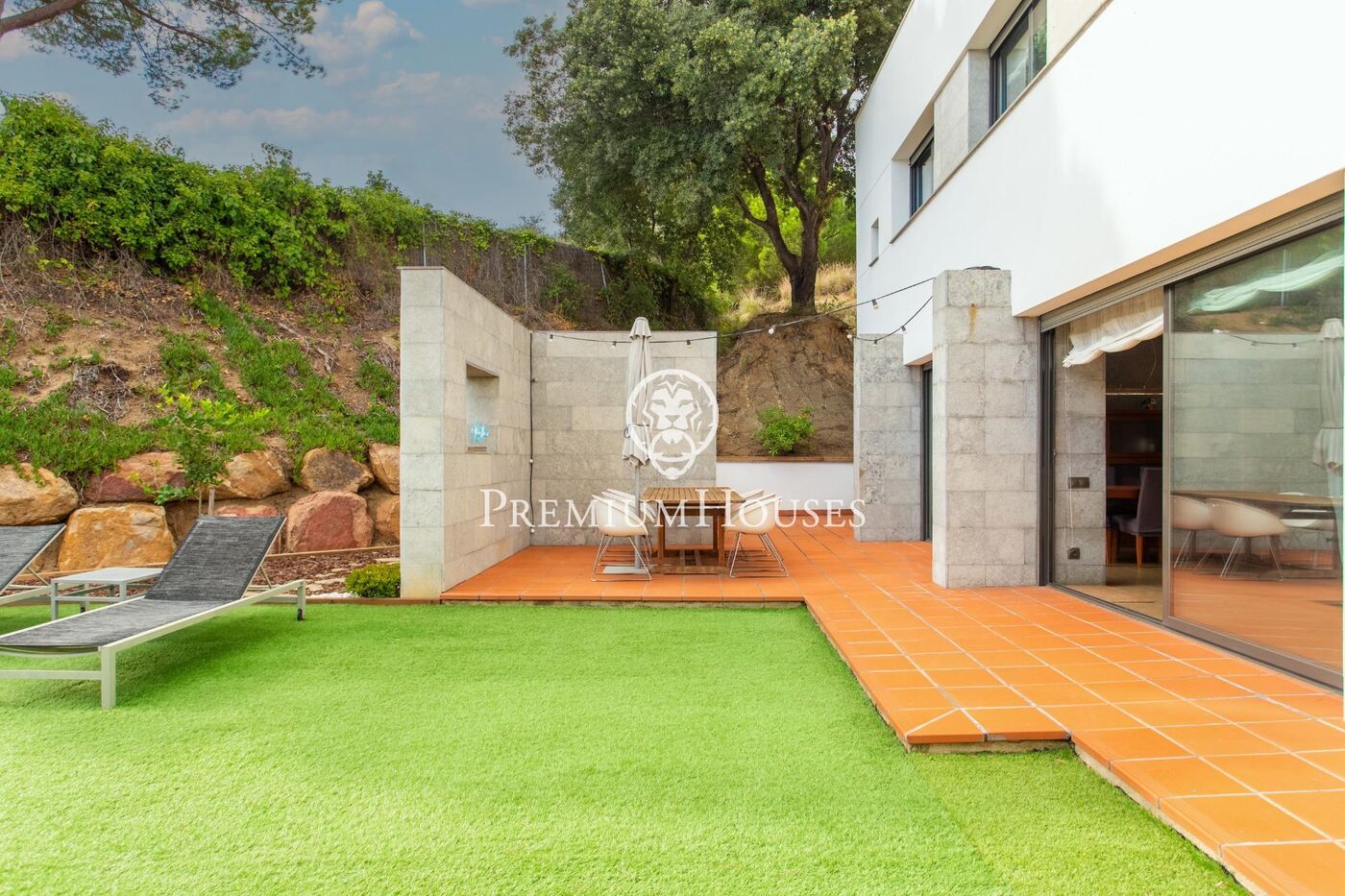 Casa de diseño minimalista con vistas al mar  en Sant Vicenç de Montalt