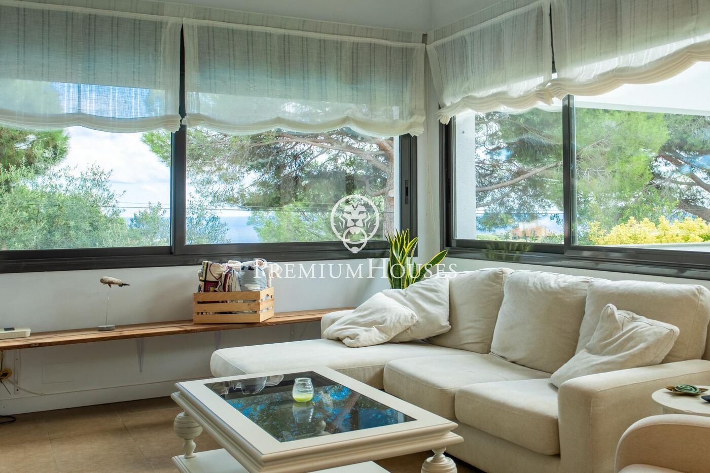 Casa de diseño minimalista con vistas al mar  en Sant Vicenç de Montalt