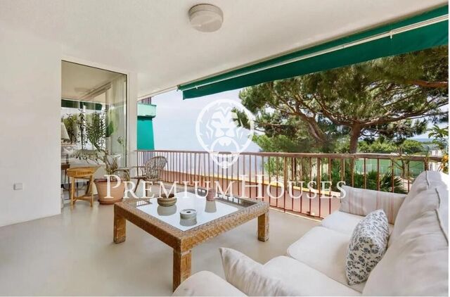 Exclusiva vivienda con vistas al mar a pocos pasos del Puerto Balís