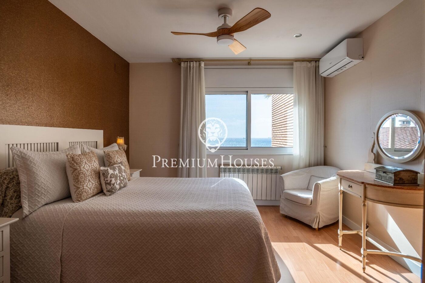 Casa independent en primera línia de mar en Urbanizacions de Llevant