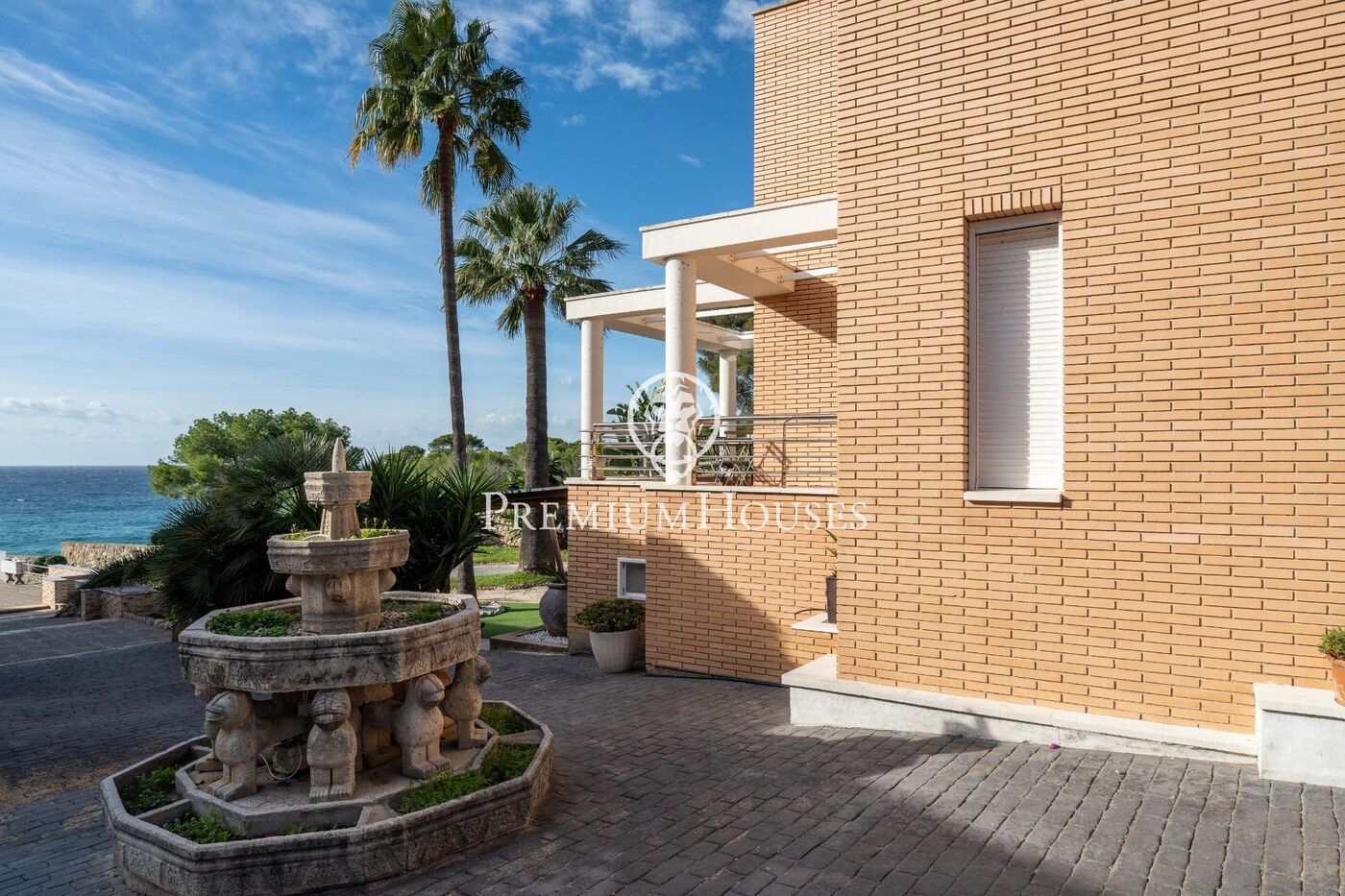 Casa independent en primera línia de mar en Urbanizacions de Llevant