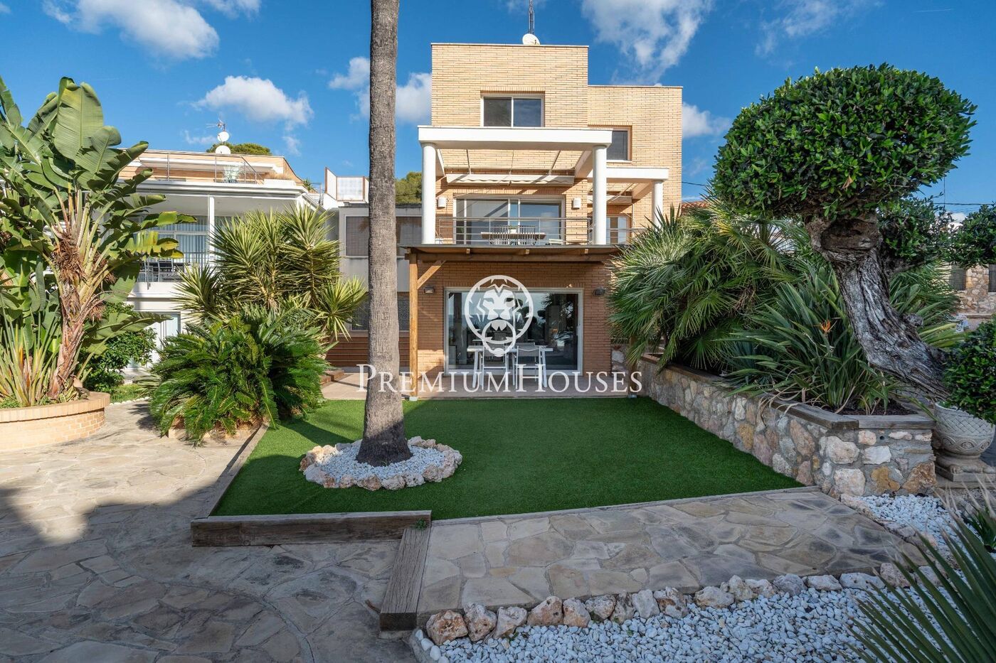 Casa independent en primera línia de mar en Urbanizacions de Llevant