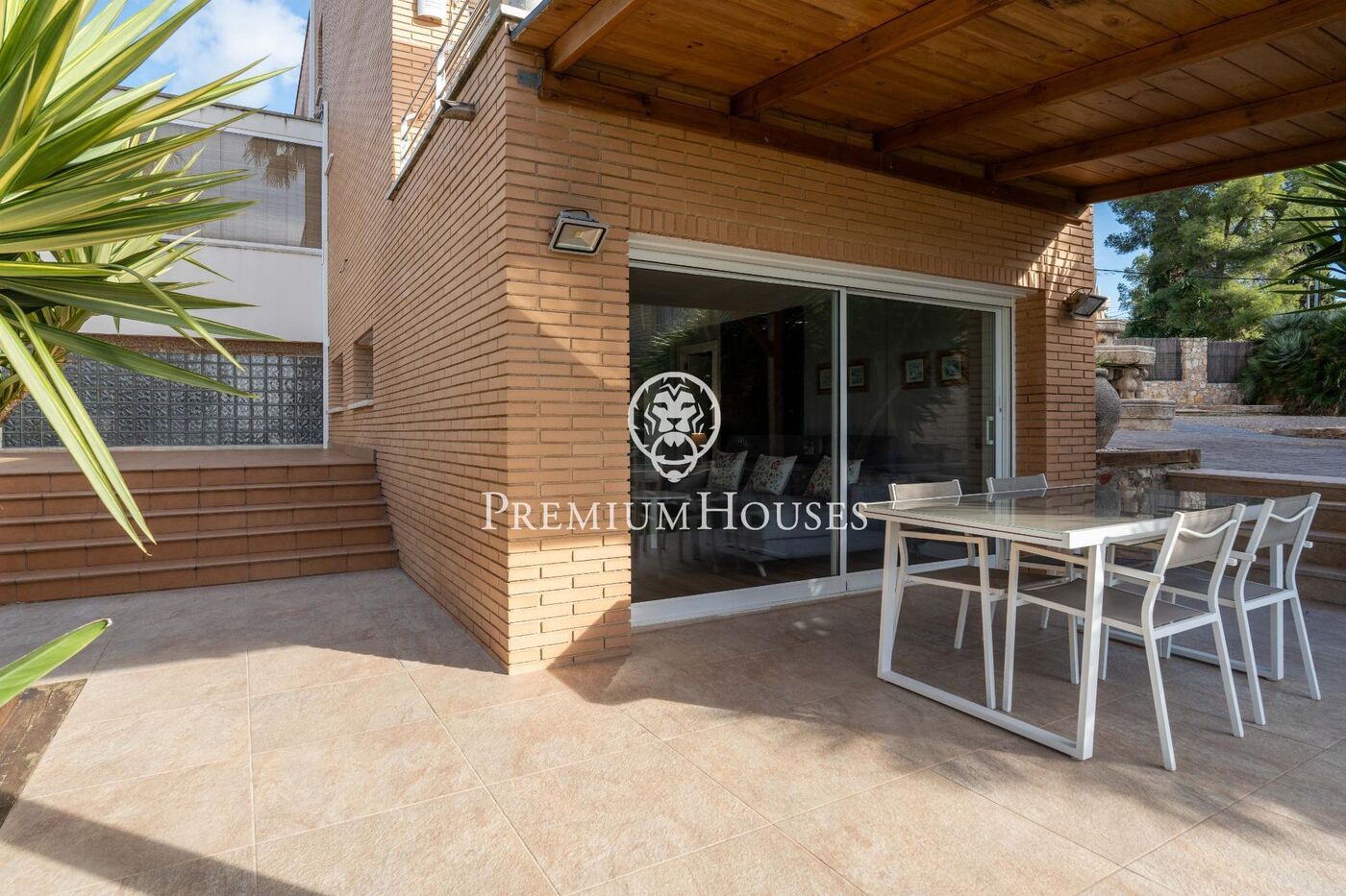 Casa independent en primera línia de mar en Urbanizacions de Llevant