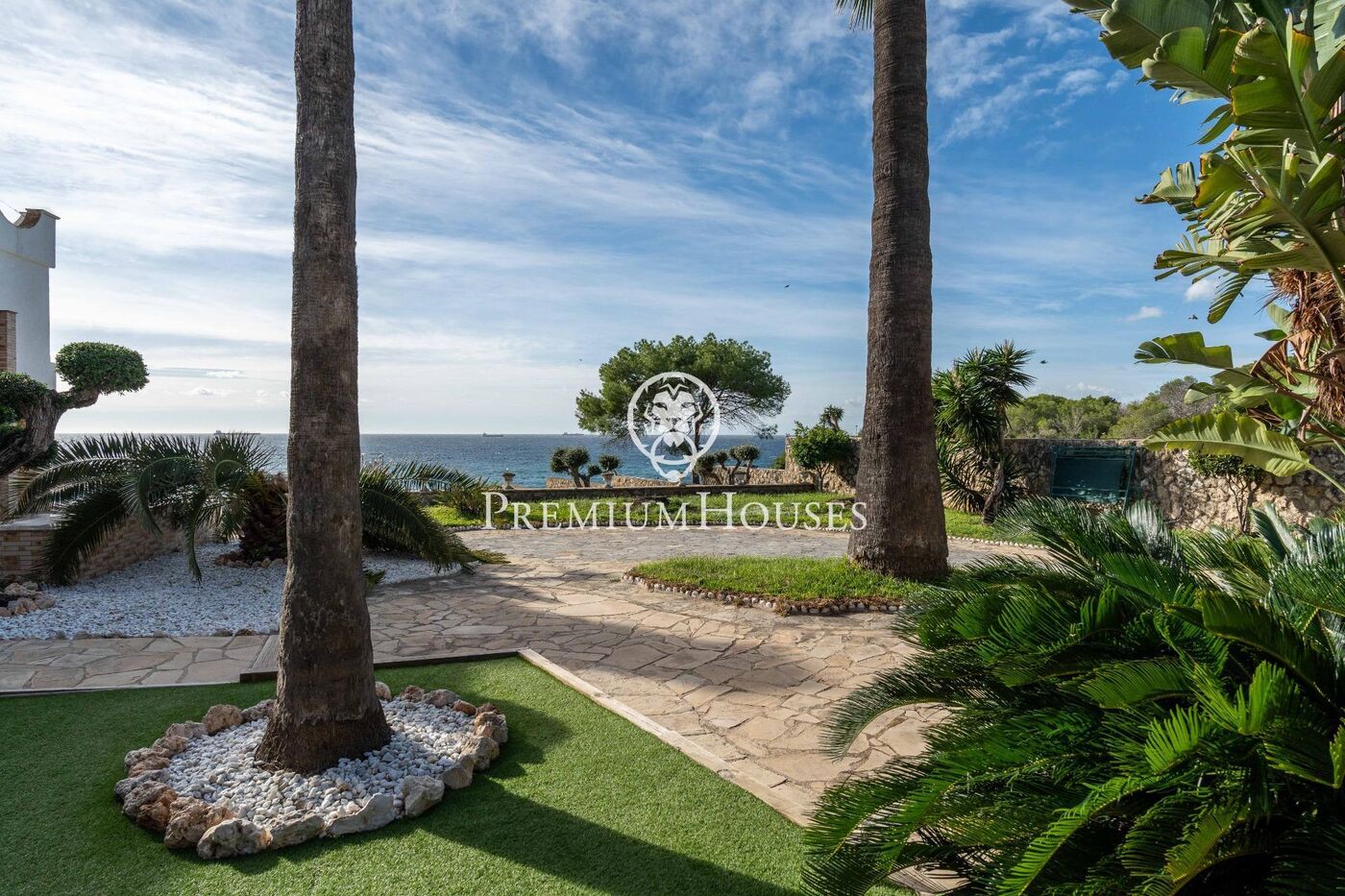 Casa independent en primera línia de mar en Urbanizacions de Llevant