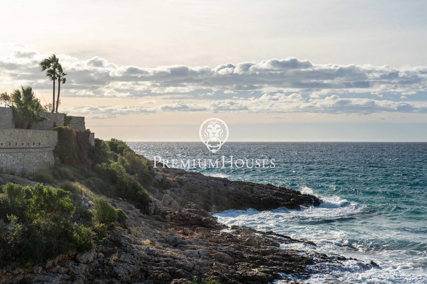 Casa independent en primera línia de mar en Urbanizacions de Llevant