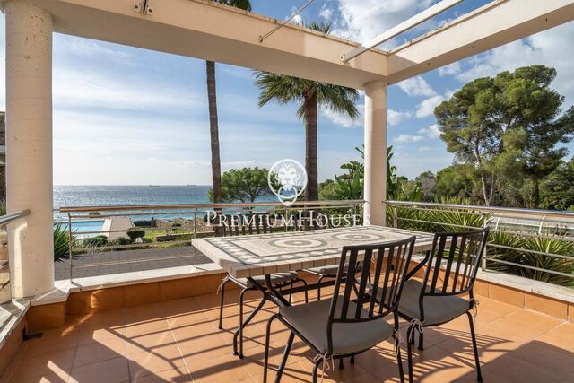 Casa independent en primera línia de mar en Urbanizacions de Llevant