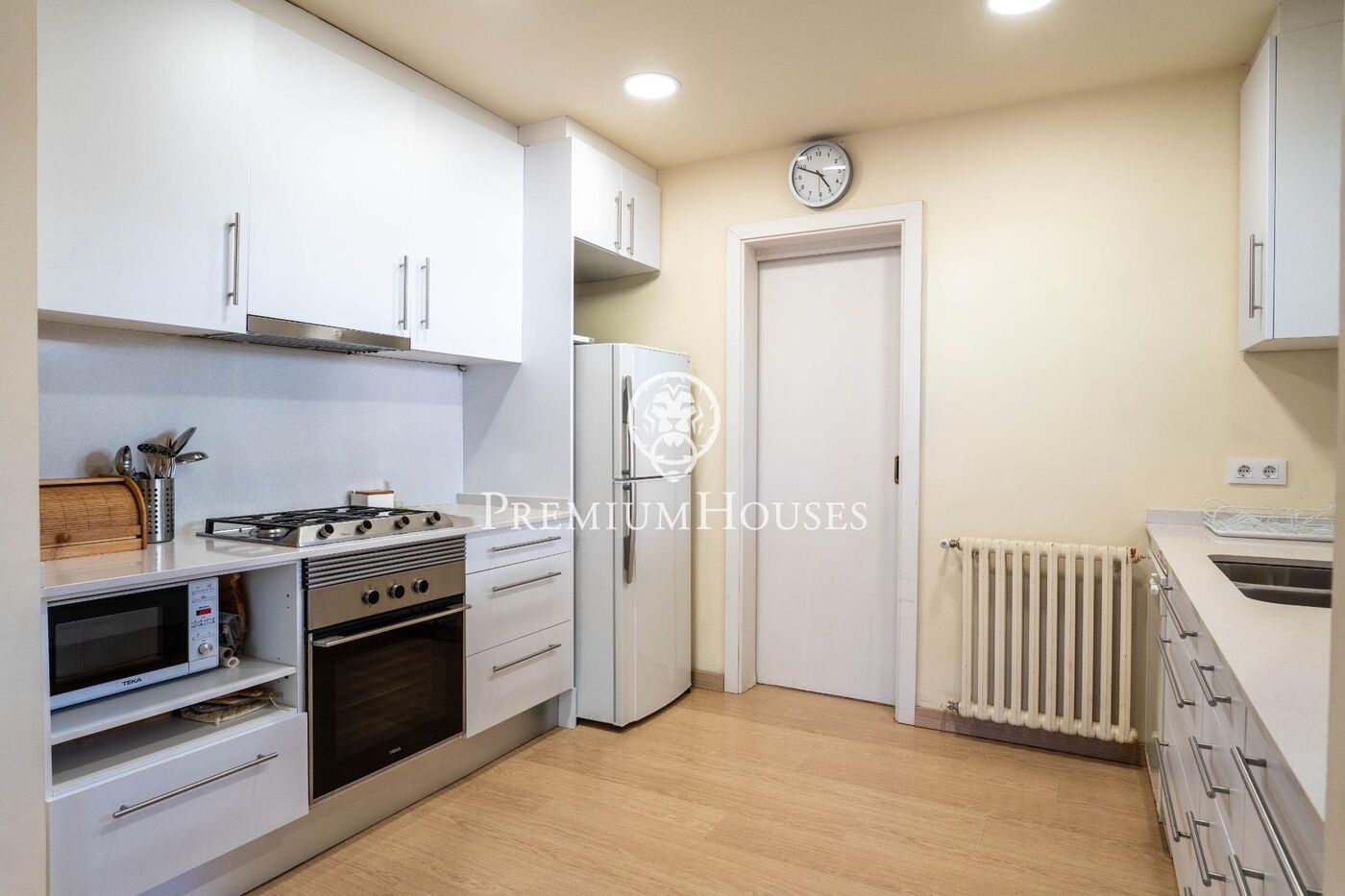 Pareado con jardín y piscina en el Vinyet