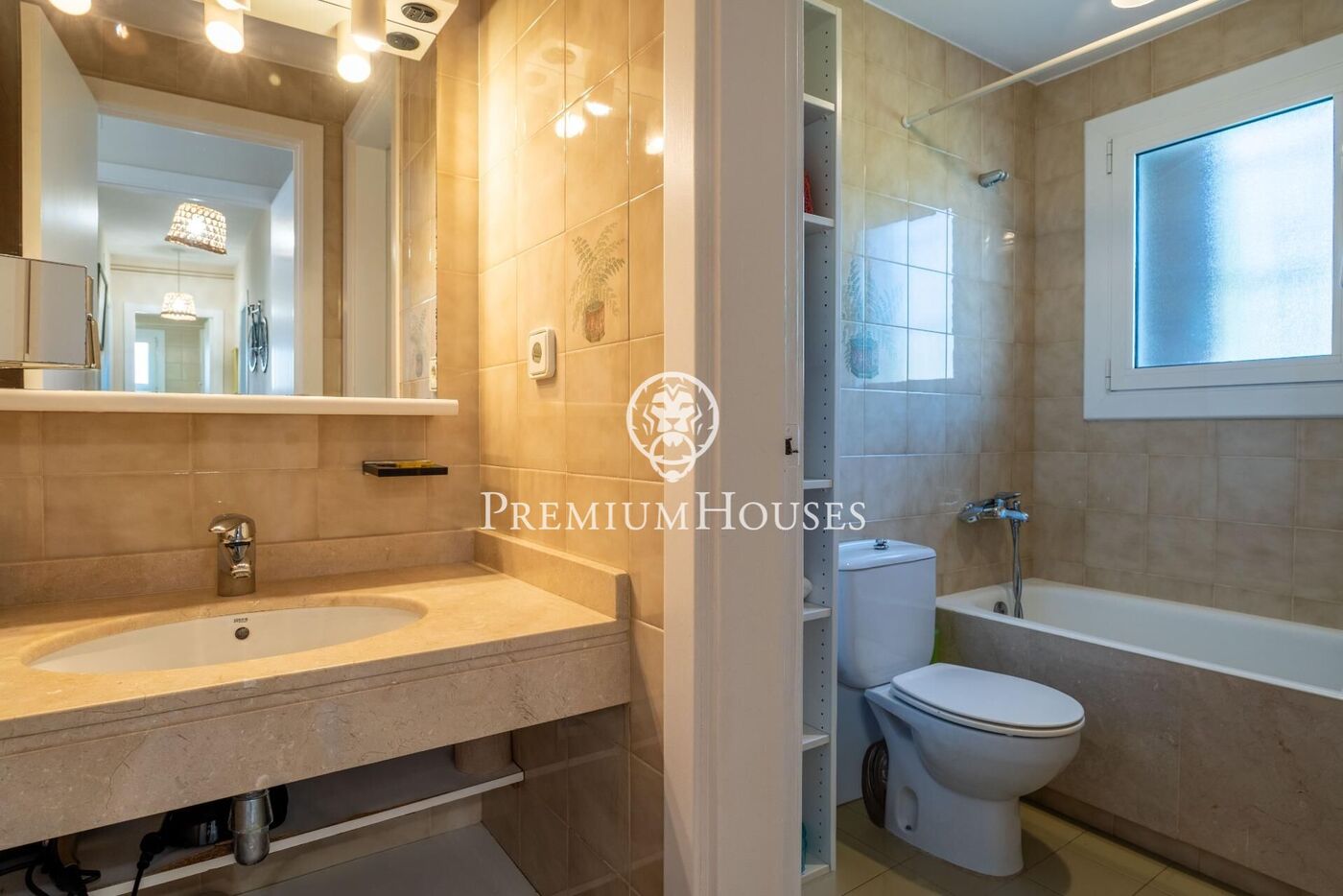 Pareado con jardín y piscina en el Vinyet