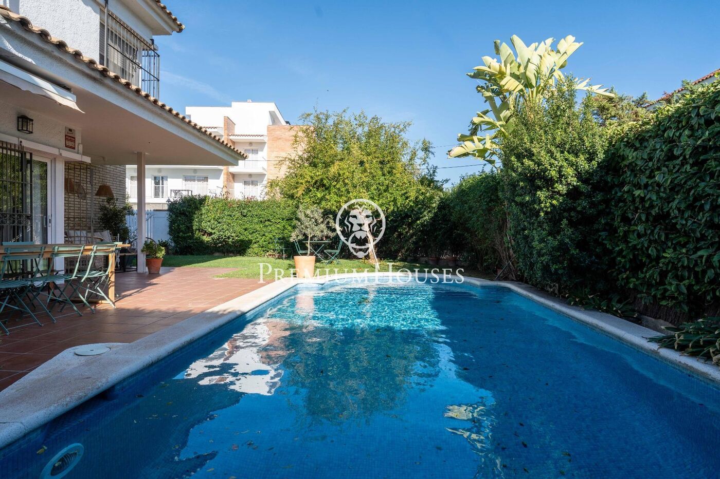 Pareado con jardín y piscina en el Vinyet