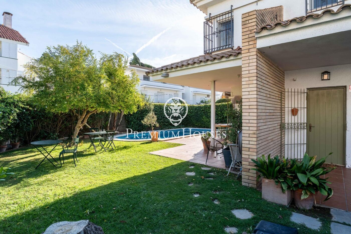 Pareado con jardín y piscina en el Vinyet