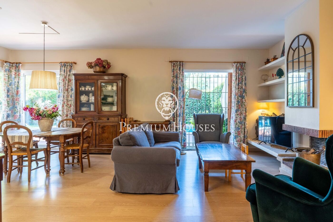 Pareado con jardín y piscina en el Vinyet