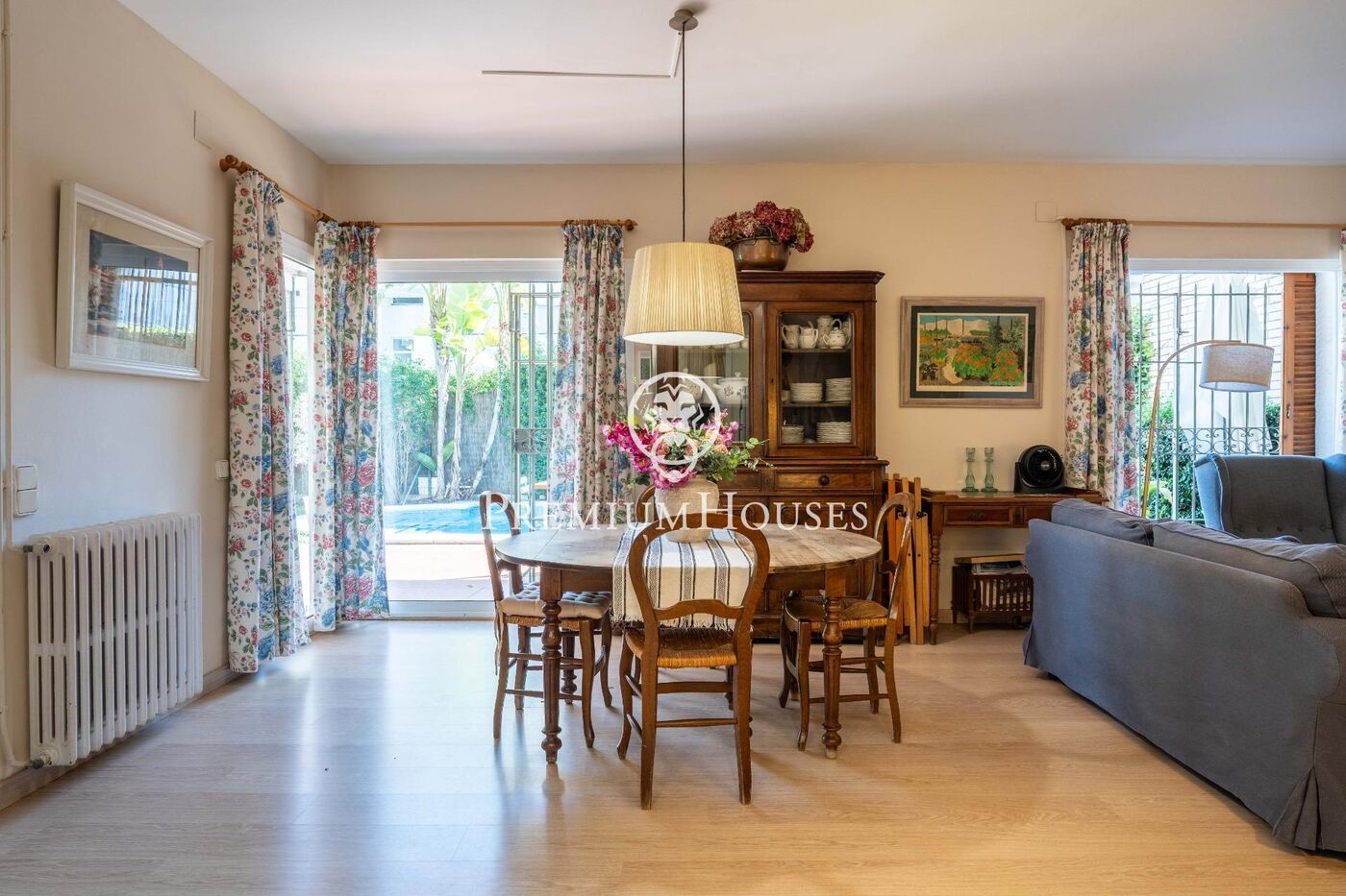 Pareado con jardín y piscina en el Vinyet