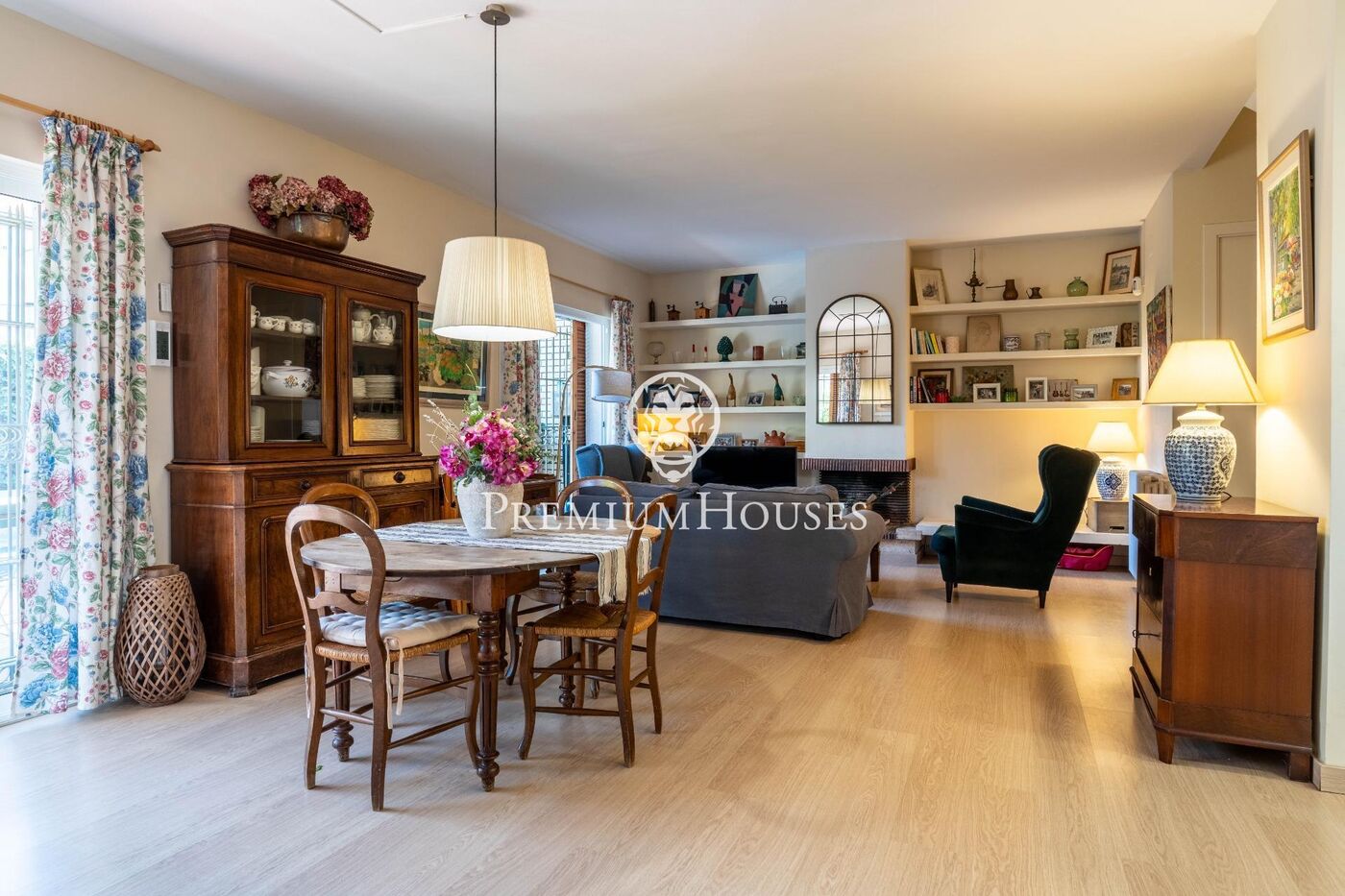 Pareado con jardín y piscina en el Vinyet