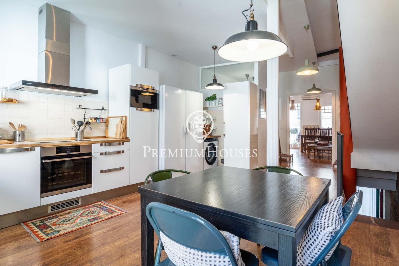 House with Terrace and Garage in the center