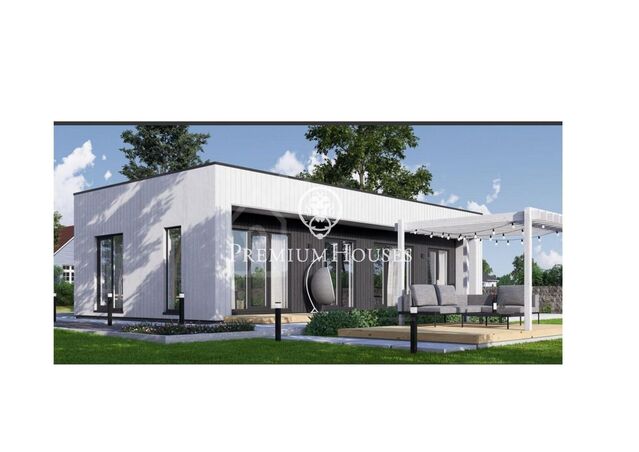 Xalet amb piscina i terrassa a Les Palmeres