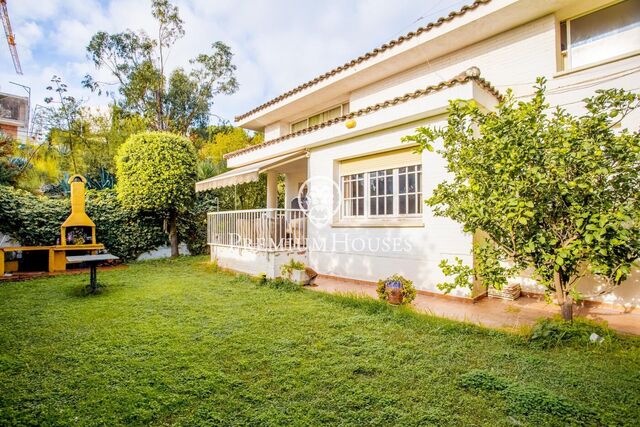 Bright semi-detached house for sale in Teià