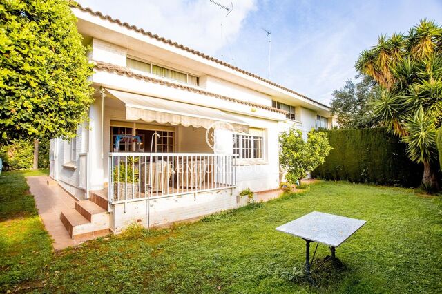 Bright semi-detached house for sale in Teià