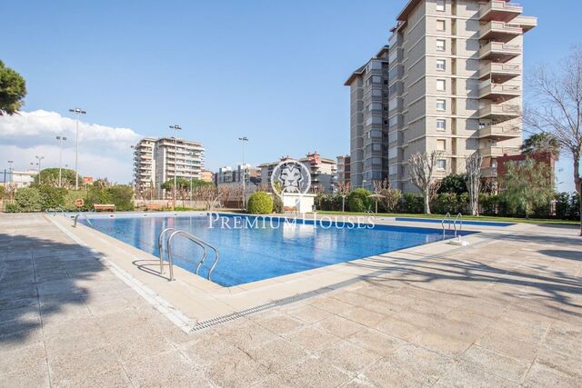 Piso en venta en Vilassar de Mar en primera línea de mar con vistas