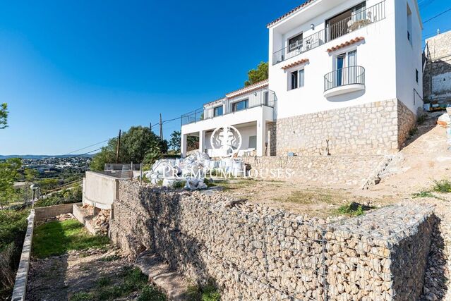Detached House with Spectacular Views in Levantina
