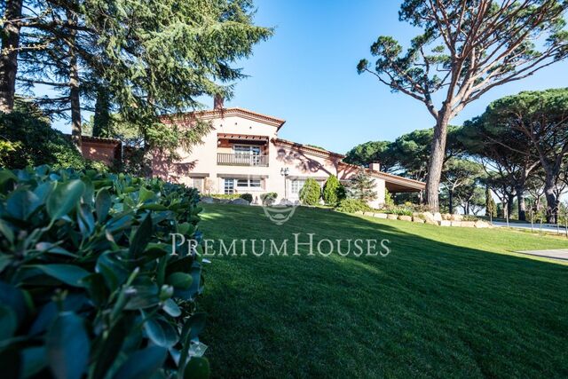 Propietat exclusiva a Sant Andreu de Llavaneres, privacitat, vistes al mar i 1,8 hectàrees de terreny